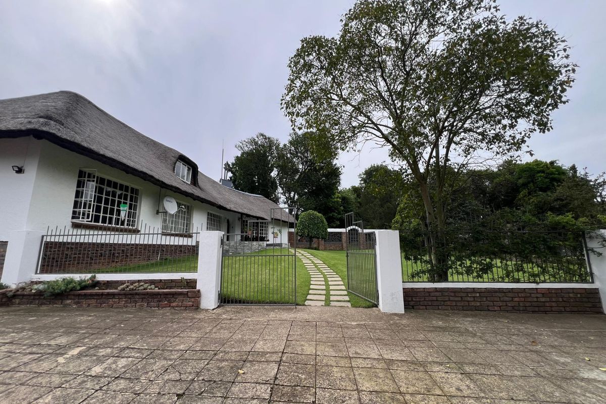 House For Sale in Volksrust Central - Photo 2