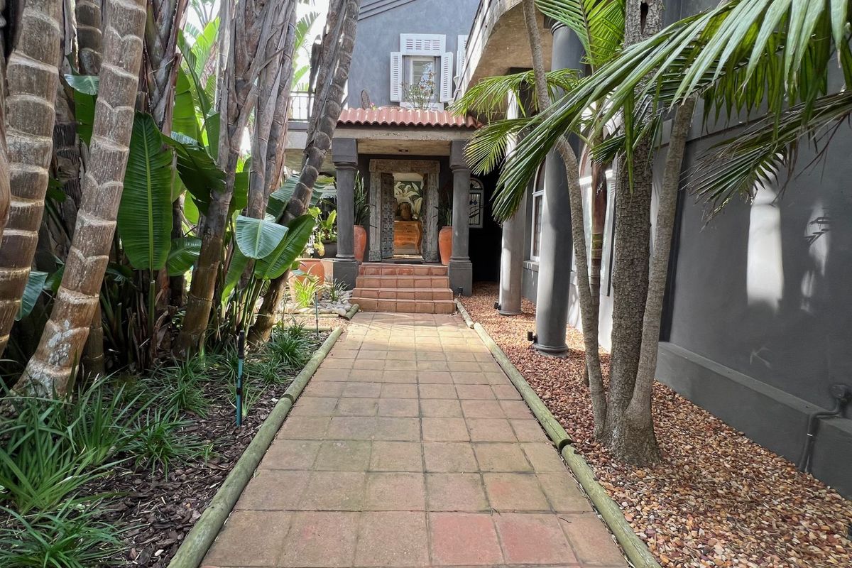House For Sale in Linkside - Photo 2