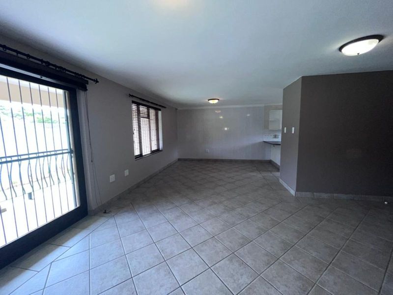 Townhouse For Sale in Island View - Photo 8