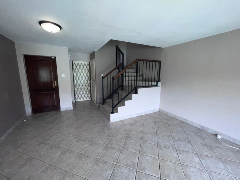 Townhouse For Sale in Island View - Photo 6