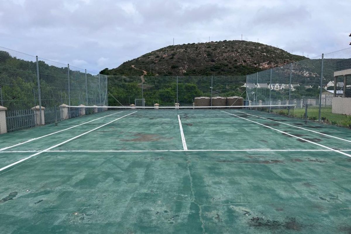 Townhouse For Sale in Island View - Photo 4