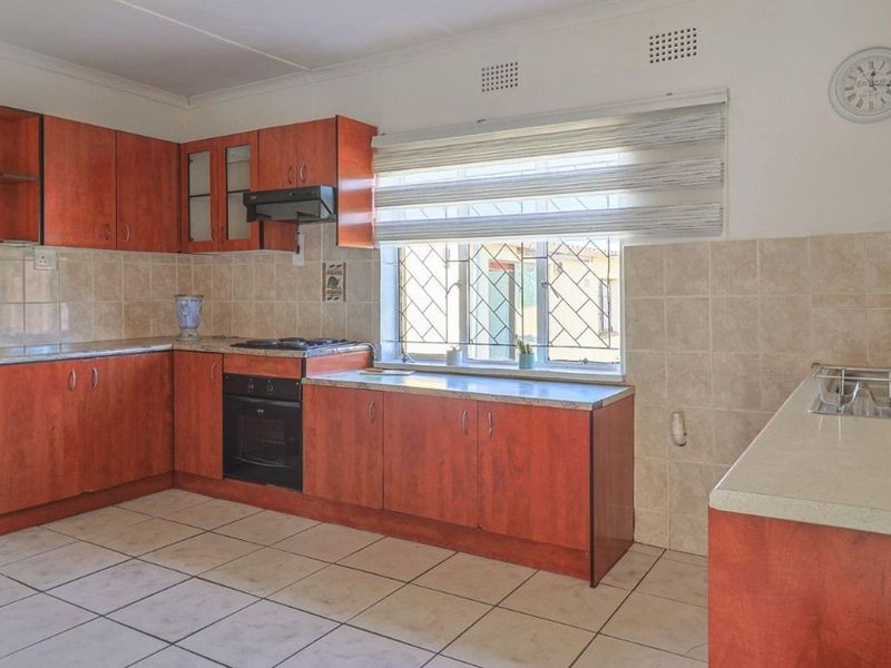 House For Sale in Reefhaven - Photo 3