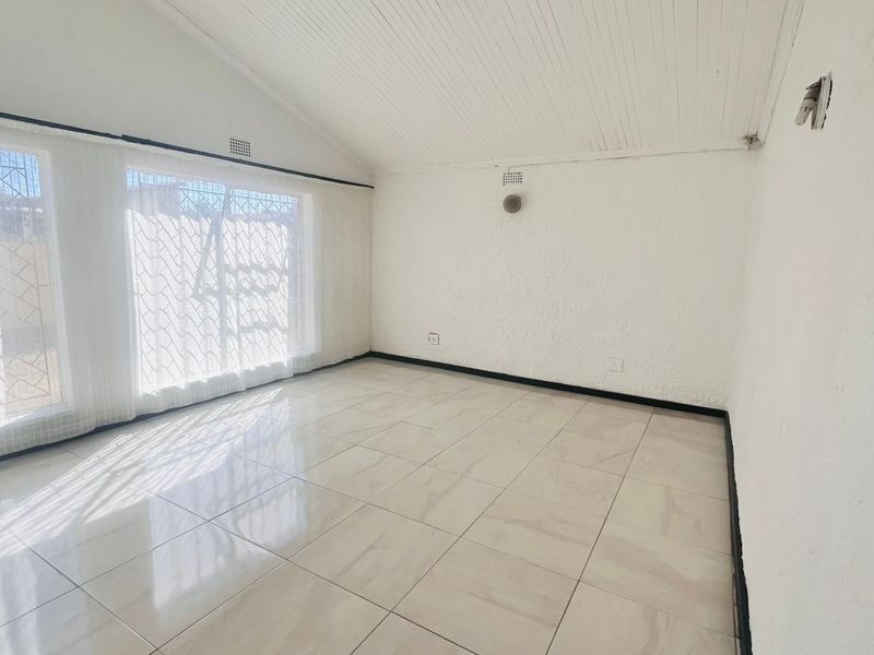 House For Sale in Reefhaven - Photo 10