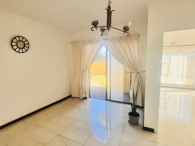 House For Sale in Reefhaven - Photo 9