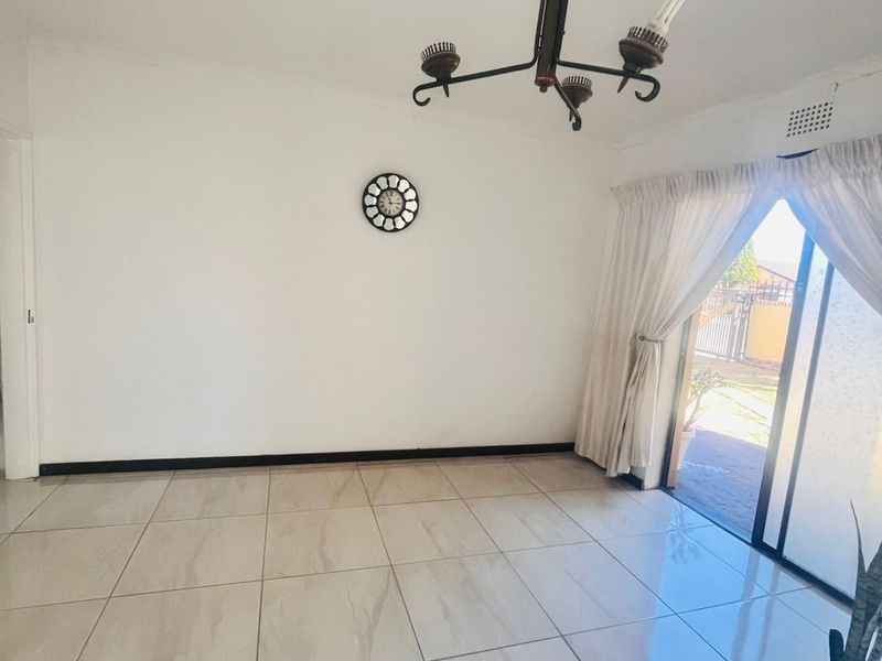 House For Sale in Reefhaven - Photo 7