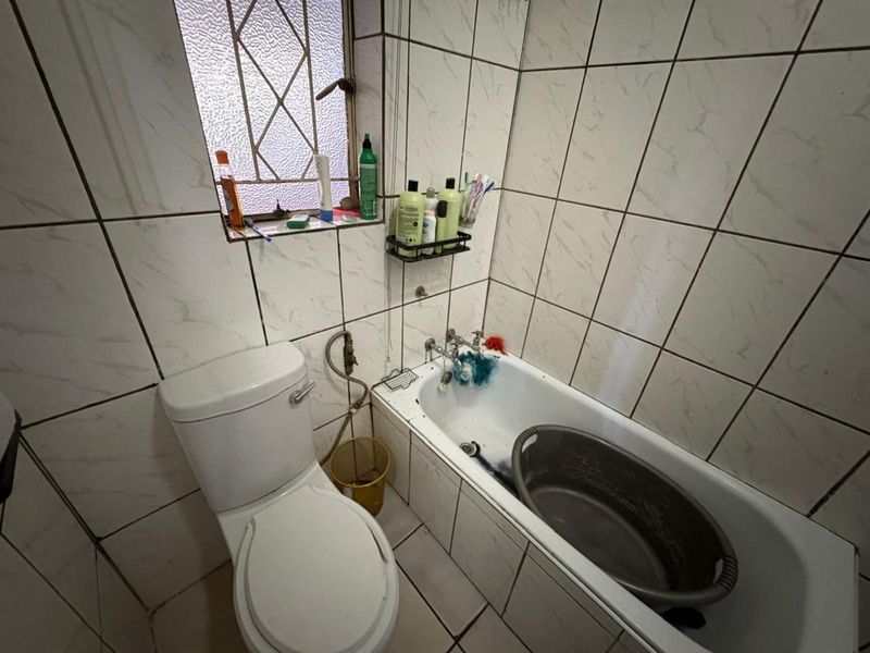 House For Sale in Roodepan - Photo 7