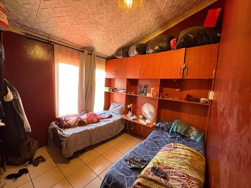 House For Sale in Roodepan - Photo 6