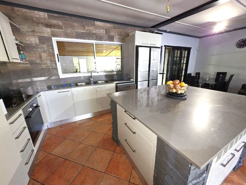 House For Sale in George South - Photo 7