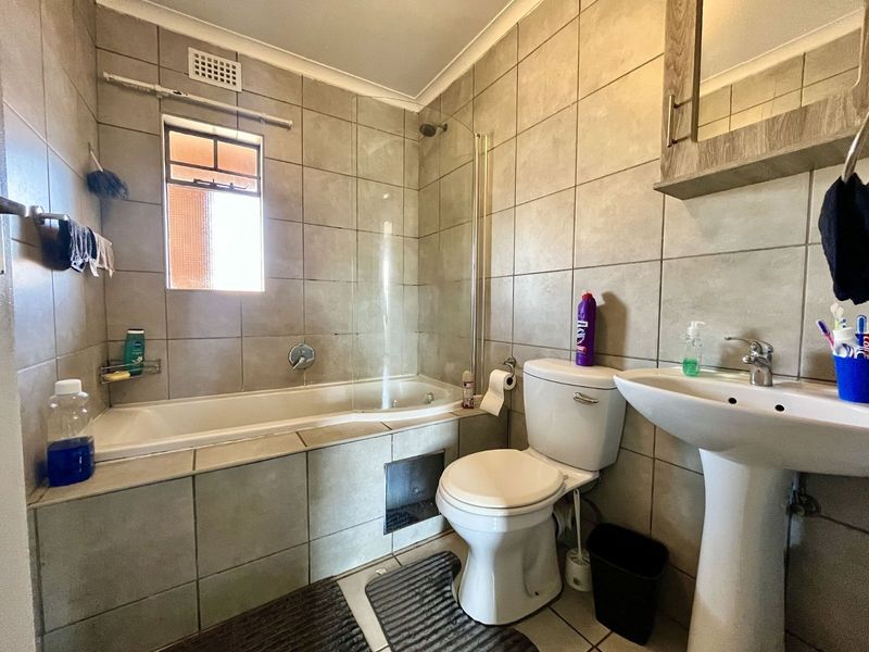 Apartment For Sale in Heuweloord - Photo 8