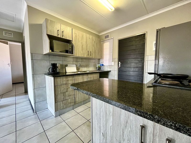 Apartment For Sale in Heuweloord - Photo 2