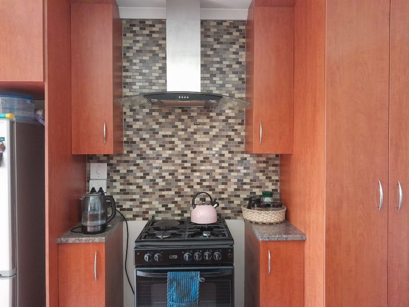 Townhouse For Sale in Kuruman Central - Photo 6
