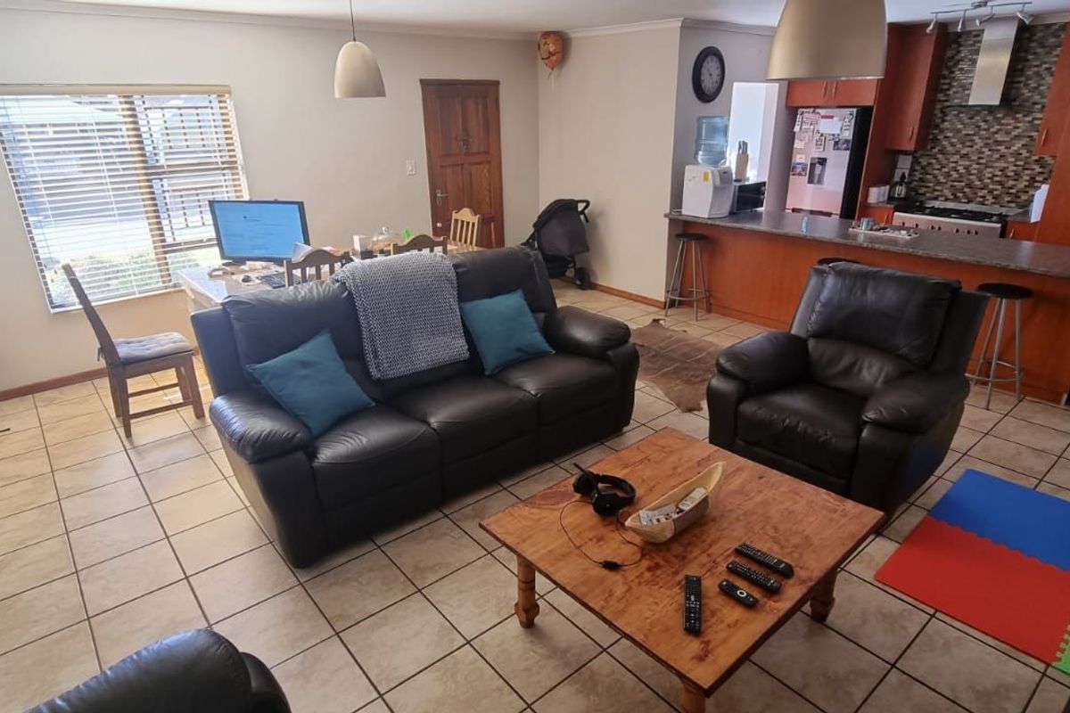 Townhouse For Sale in Kuruman Central - Photo 3