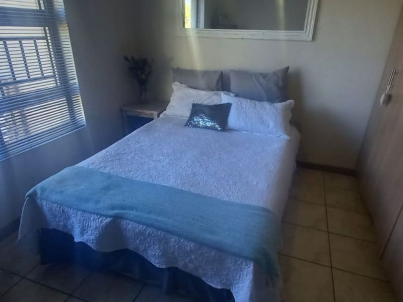 Townhouse For Sale in Kuruman Central - Photo 9