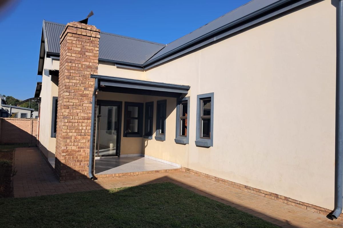 House For Sale in Montana - Photo 2