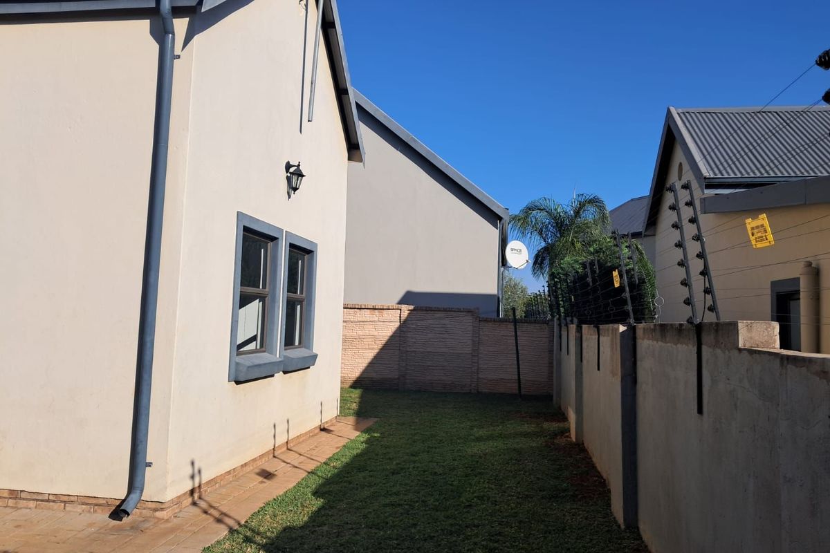 House For Sale in Montana - Photo 3