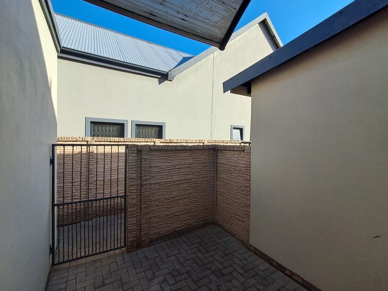 House For Sale in Montana - Photo 4