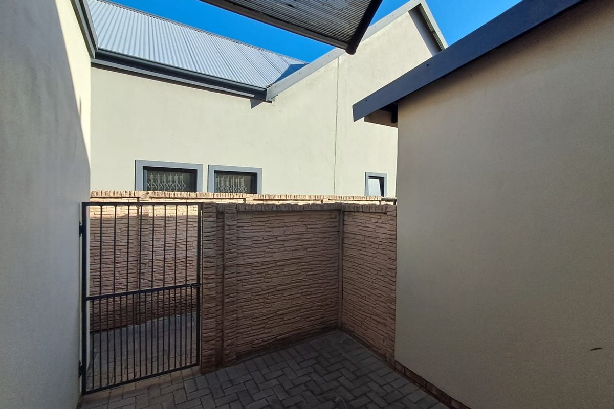 House For Sale in Montana - Photo 4