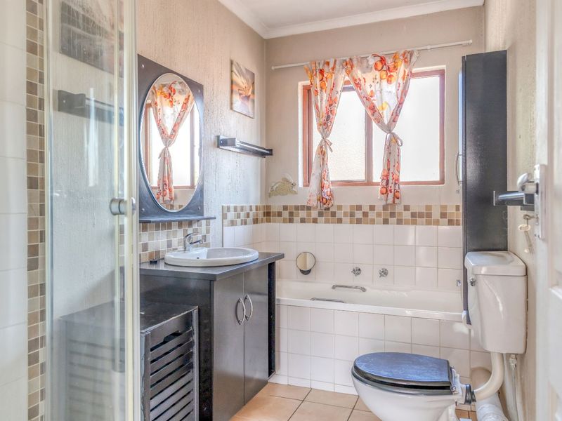 Apartment For Sale in Northwold - Photo 10