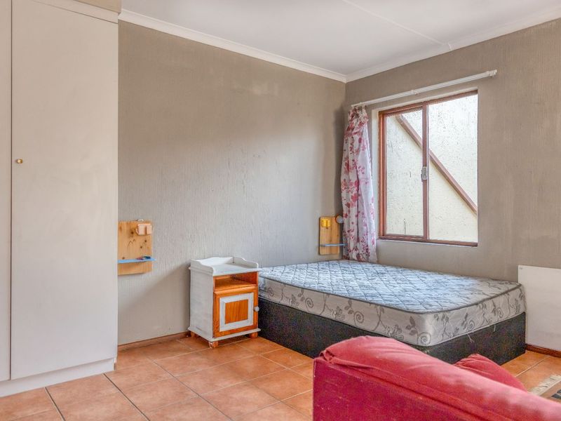 Apartment For Sale in Northwold - Photo 6