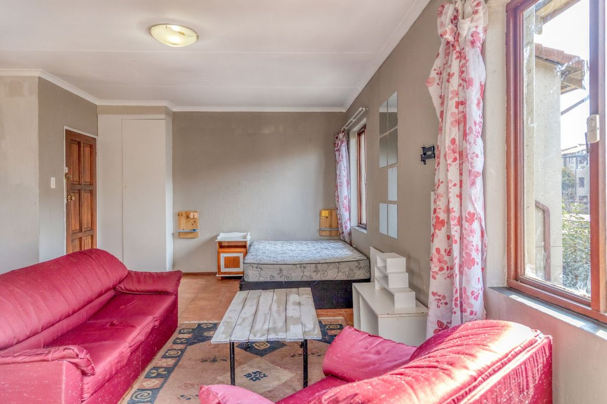 Apartment For Sale in Northwold - Photo 4