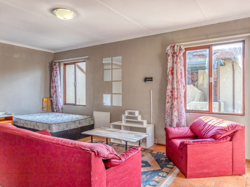 Apartment For Sale in Northwold - Photo 2