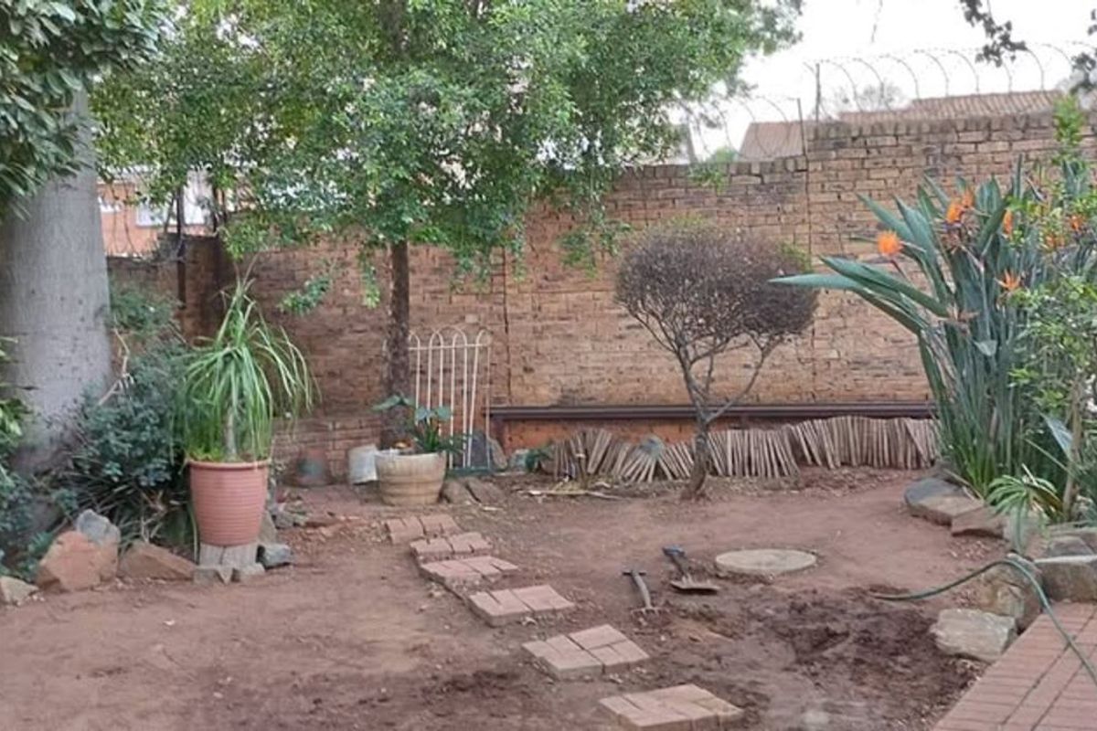 Townhouse For Sale in Windsor East - Photo 2