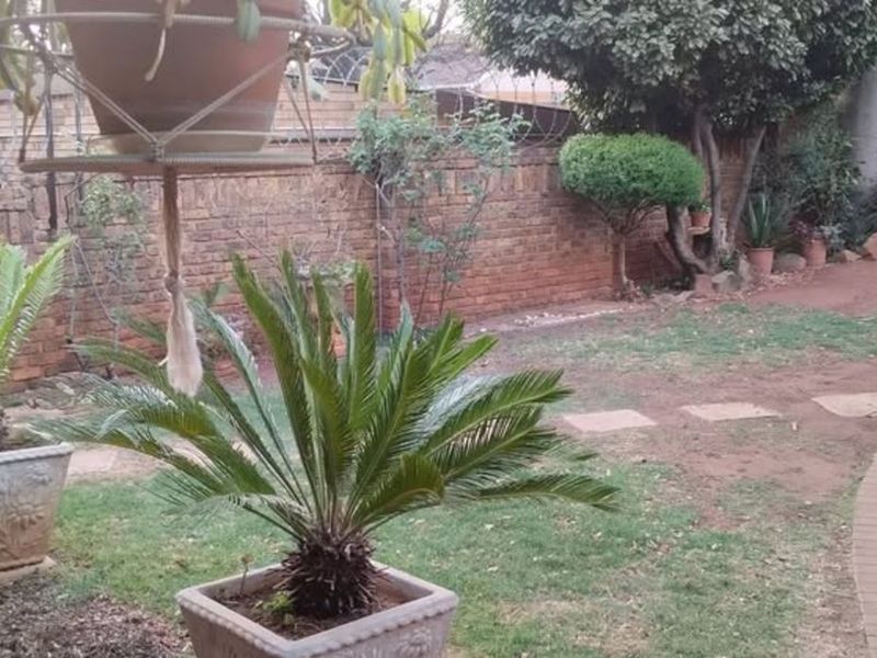 Townhouse For Sale in Windsor East - Photo 5