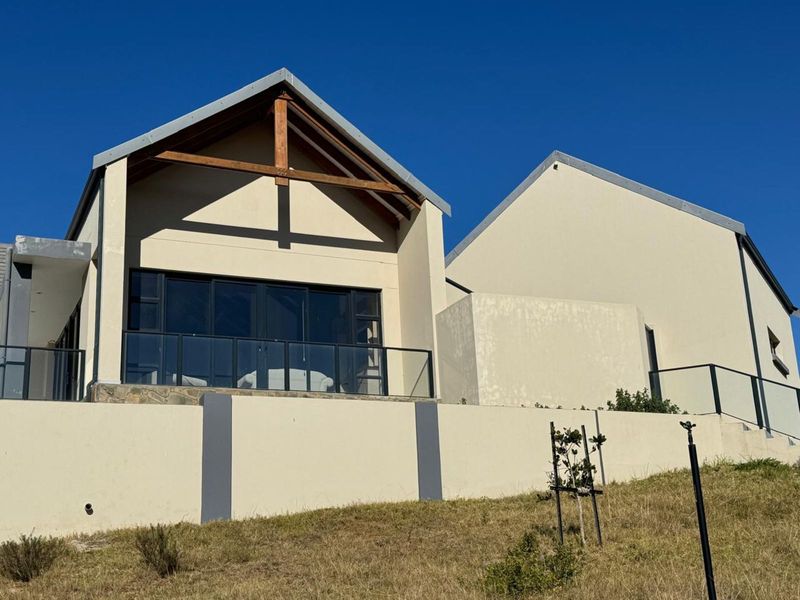 House For Sale in Outeniquasbosch - Photo 3
