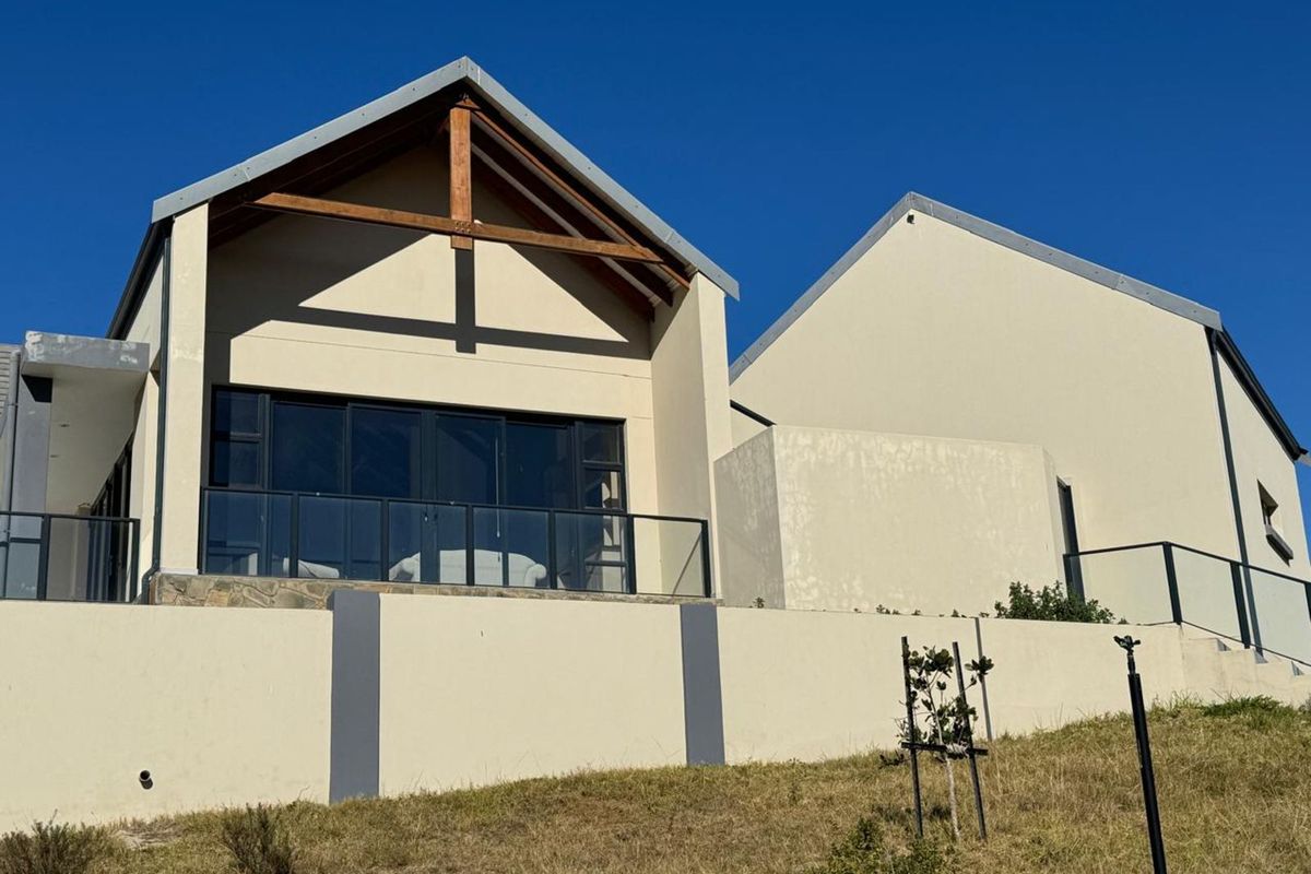 House For Sale in Outeniquasbosch - Photo 3