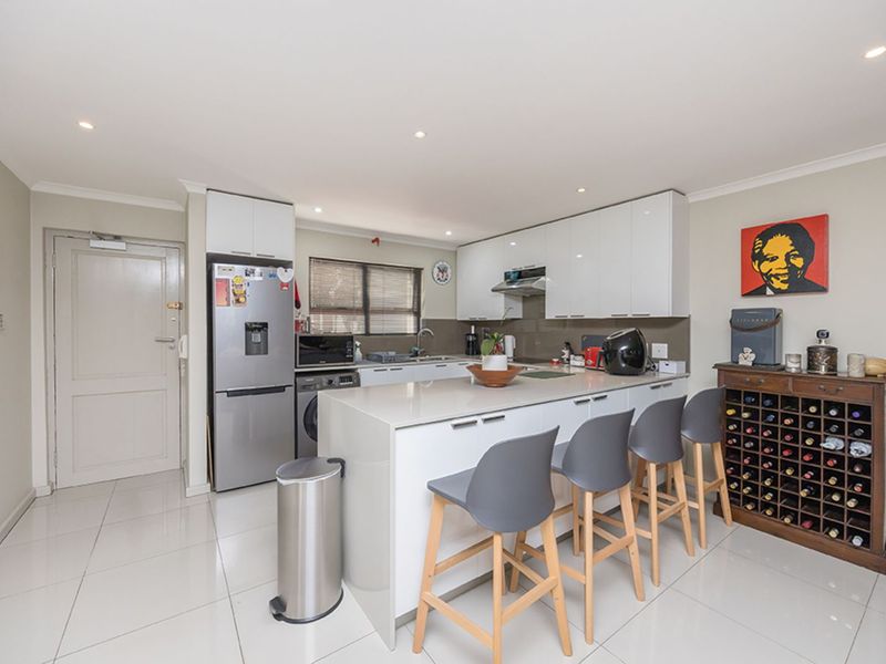 Apartment For Sale in Rondebosch - Photo 5