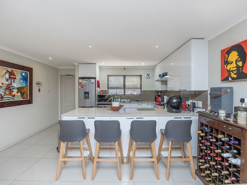 Apartment For Sale in Rondebosch - Photo 7