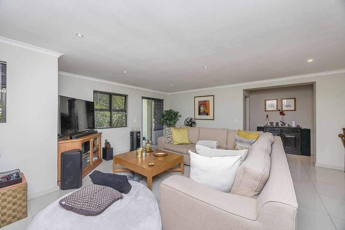 Apartment For Sale in Rondebosch - Photo 4
