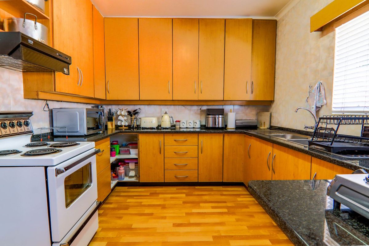 House For Sale in Wierda Park - Photo 5