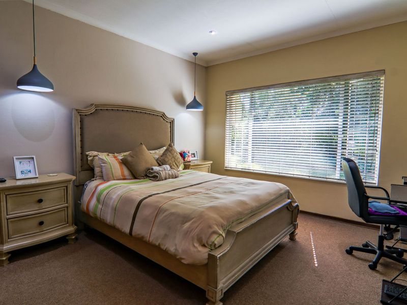 House For Sale in Wierda Park - Photo 8