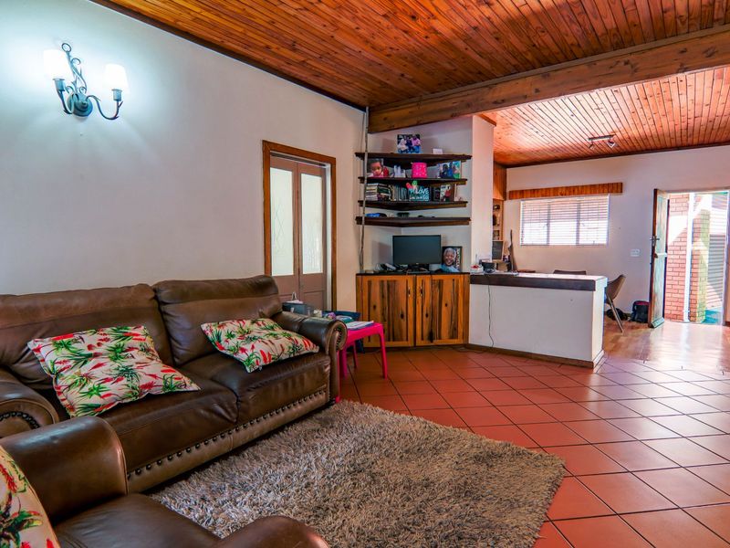 House For Sale in Wierda Park - Photo 7