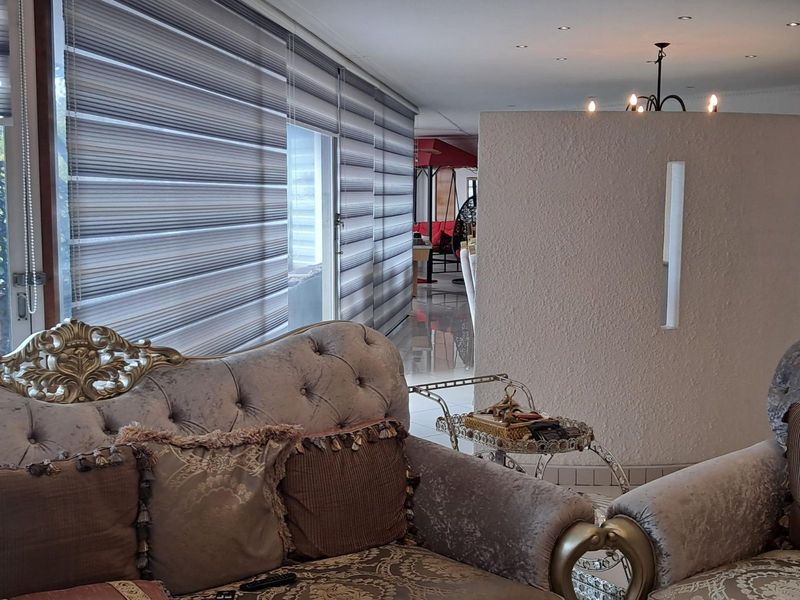 House For Sale in Dawncrest - Photo 10