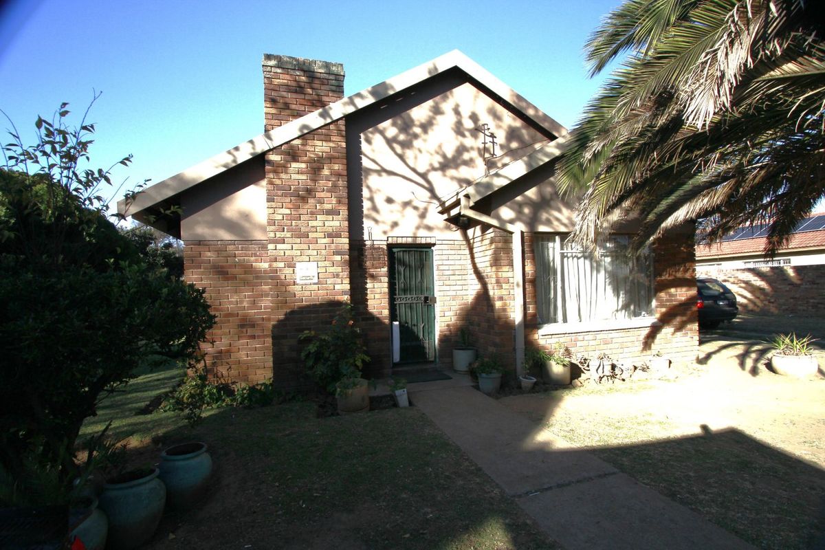 House For Sale in Ermelo Central - Photo 3