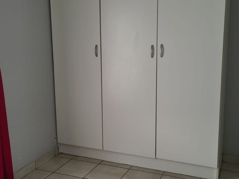 House For Sale in Rayton Central - Photo 9