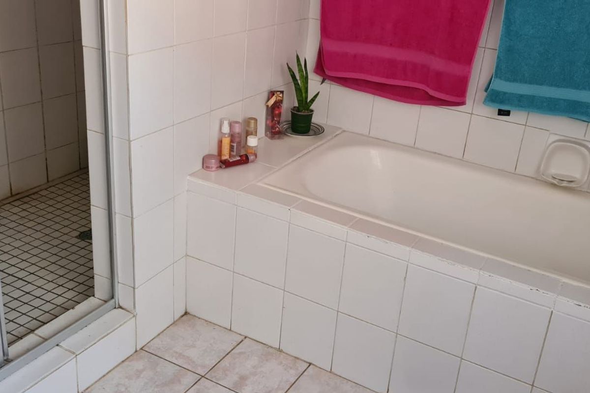 House For Sale in Rayton Central - Photo 5