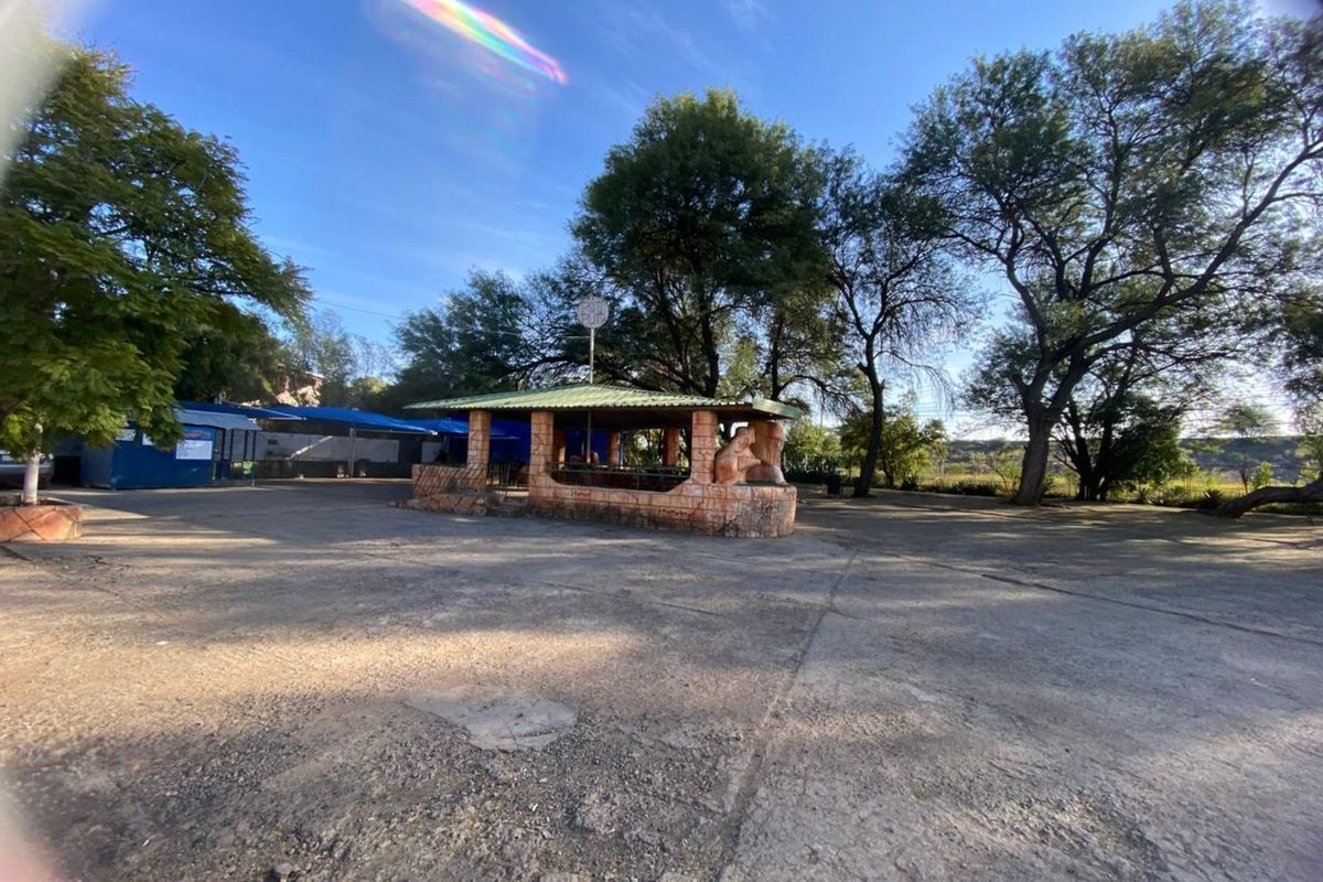 Retail For Sale in Kimberley Central - Photo 3