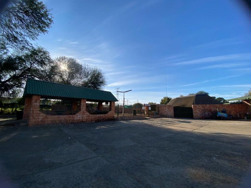 Retail For Sale in Kimberley Central - Photo 2
