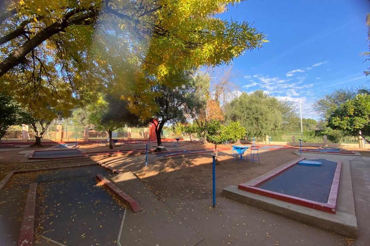 Retail For Sale in Kimberley Central - Photo 4