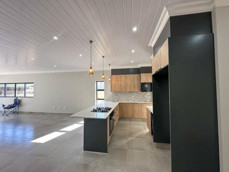 House For Sale in Dana Bay - Photo 7