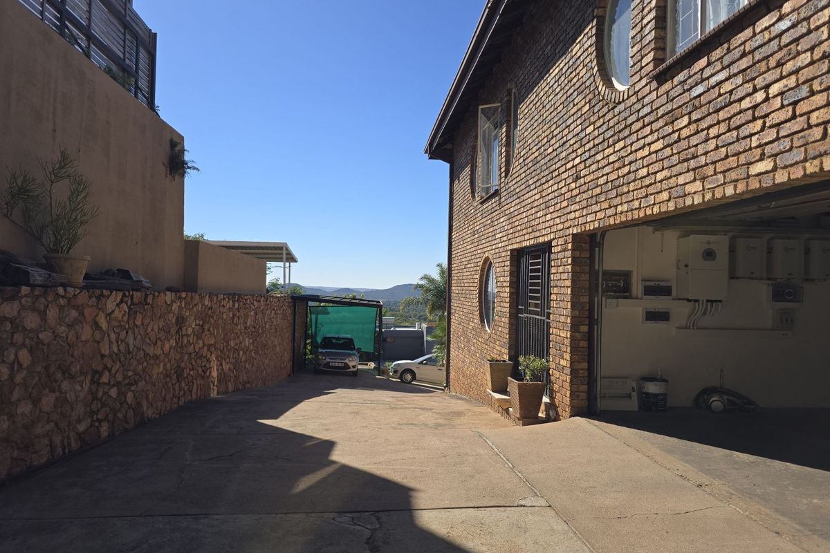 House For Sale in Florauna - Photo 3