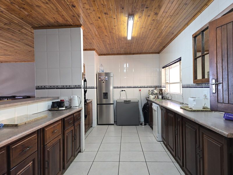 House For Sale in Florauna - Photo 8