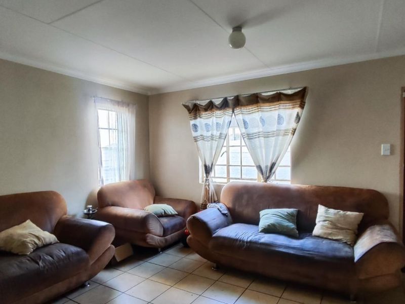 House For Sale in Sky City - Photo 3