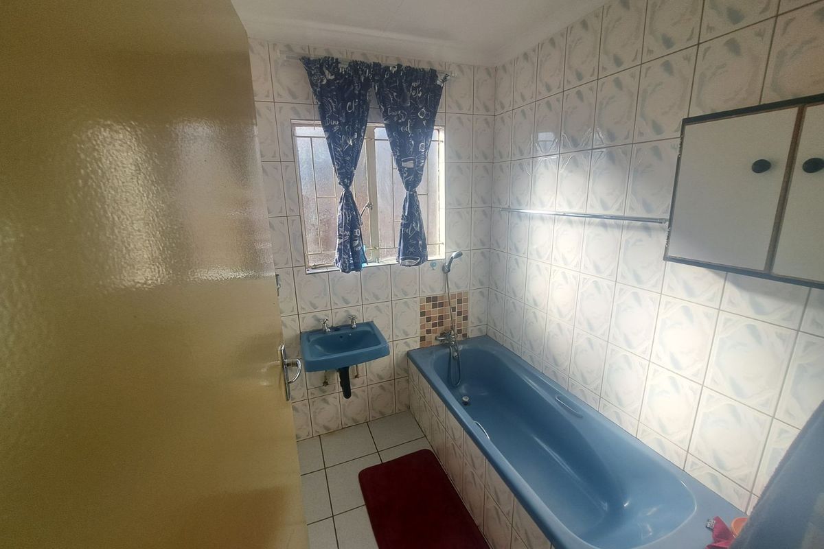 House For Sale in Eersterust - Photo 5
