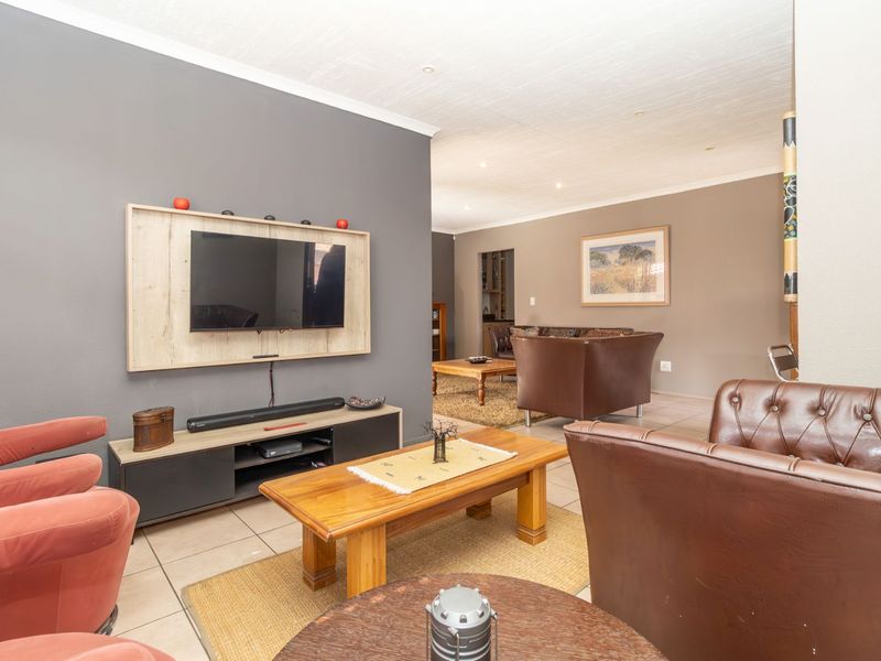 House For Sale in Honeydew Manor - Photo 5