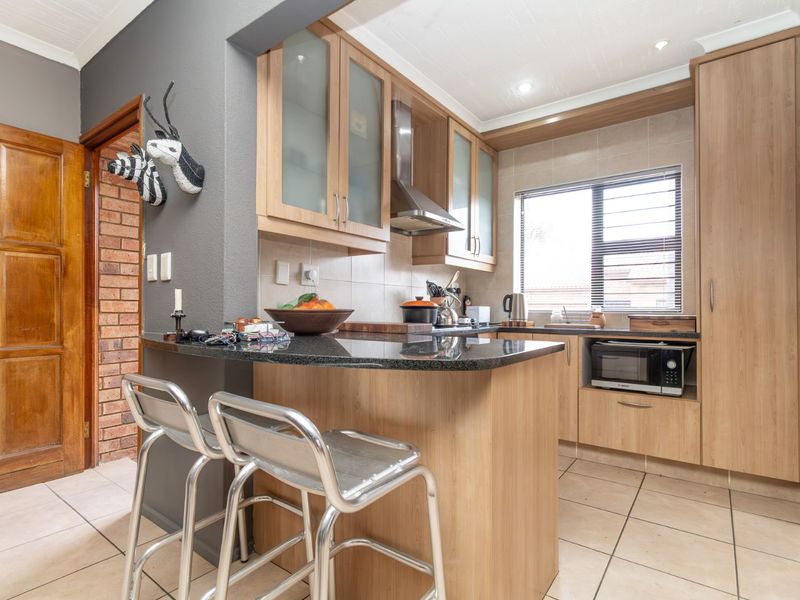 House For Sale in Honeydew Manor - Photo 9