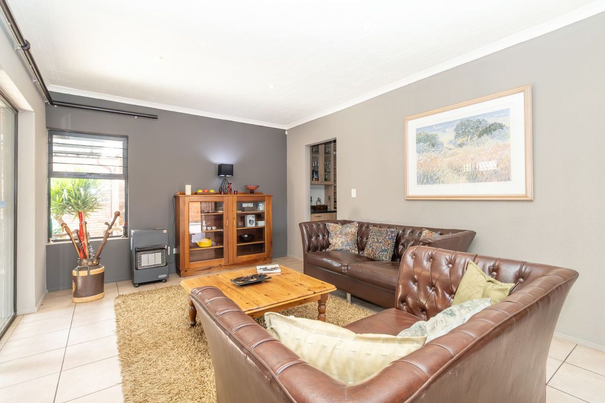 House For Sale in Honeydew Manor - Photo 3